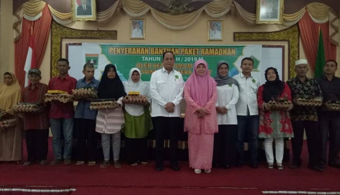 LKKS Provinsi Sumbar Bagikan Paket Ramadhan