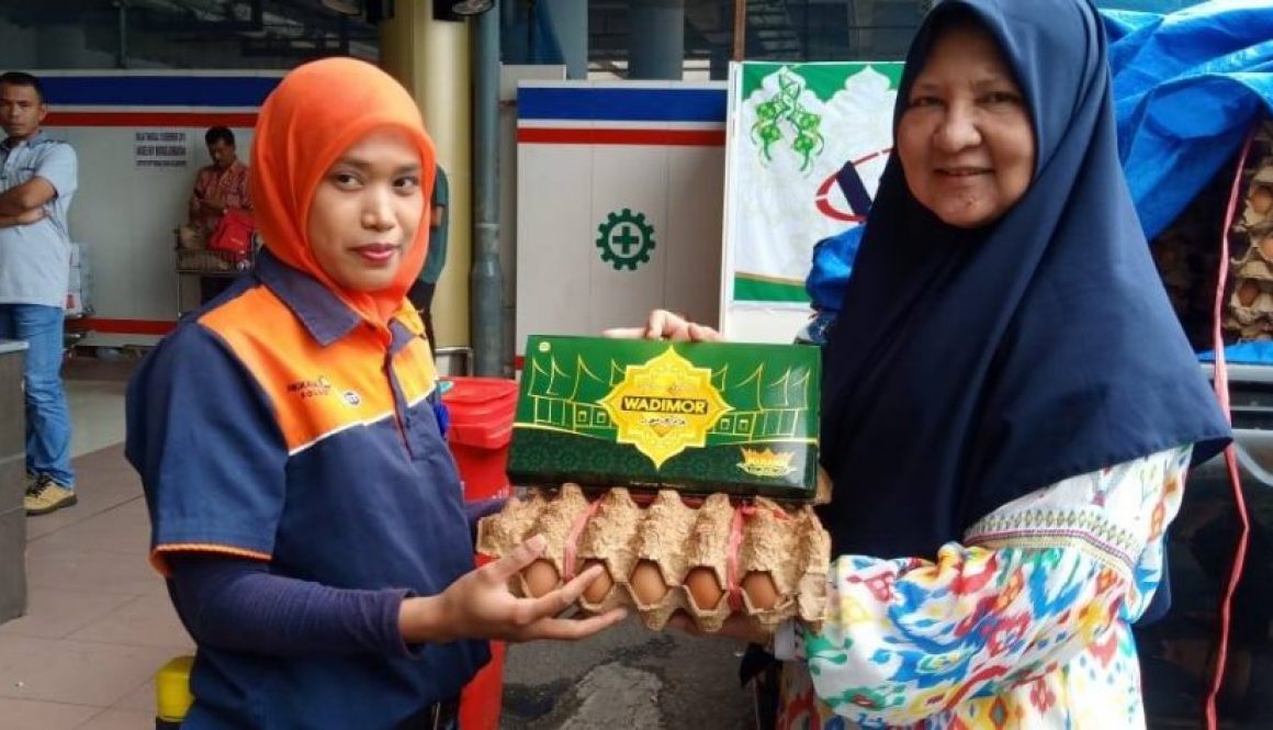 LKKS Provinsi Sumbar Bagikan Sembako di Bandara Internasional Minagkabau
