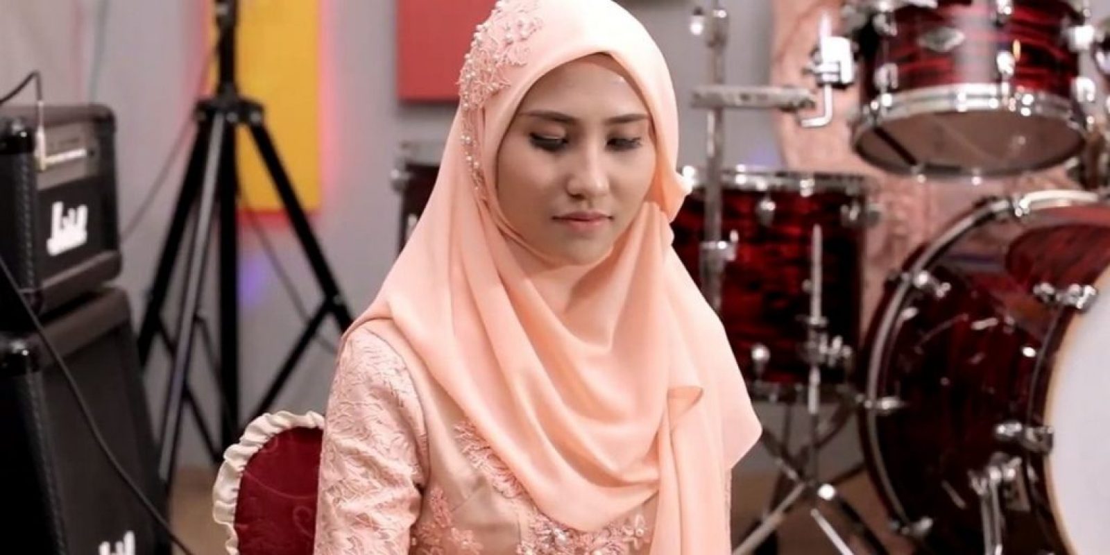 Lagu IBU untuk Hj. Nevi Zuairina