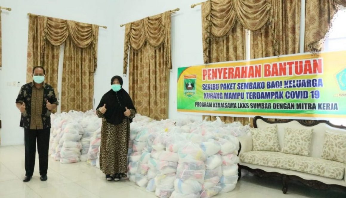 Anggota DPR RI Sumbar II Bekerjasama Dengan LKKS Membagikan Ribuan Paket Sembako