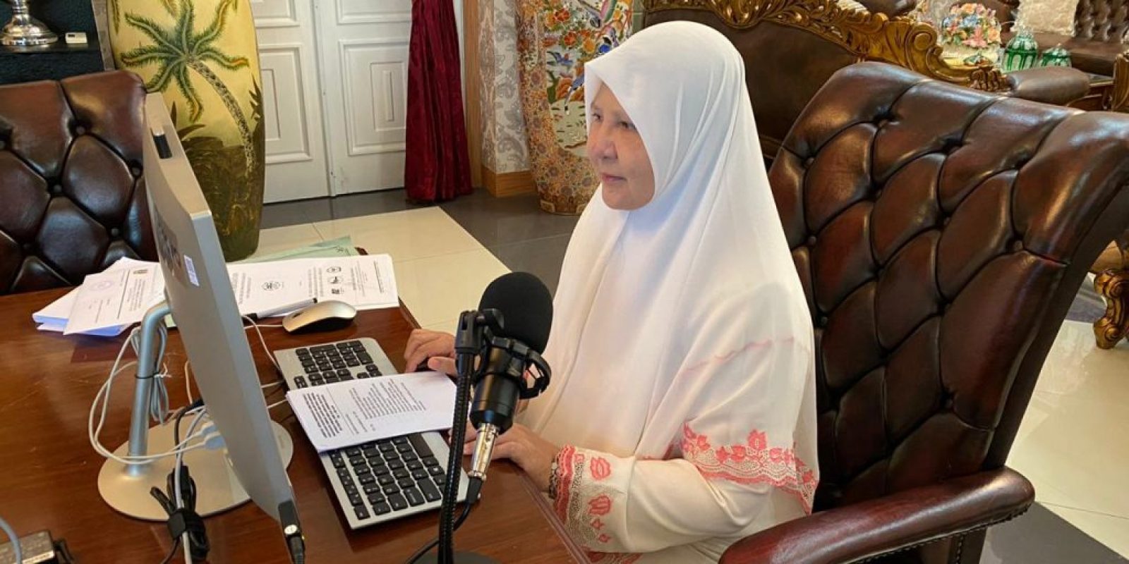 Anggota FPKS Meminta Peningkatan Pemenuhan Kebutuhan Pendidikan Dari Rumah dan Dukungan Transaksi Online Pelaku UMKM Kepada XL dan Indosat