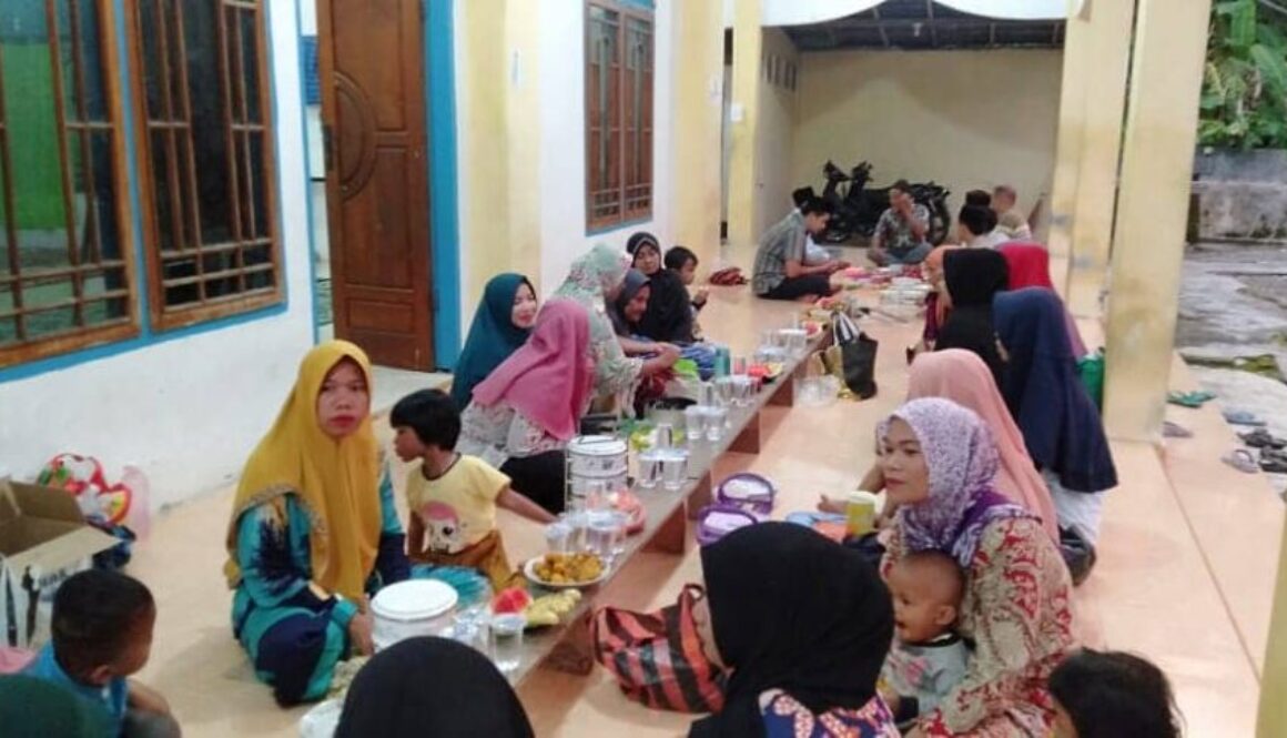 Nevi Zuairina Berpartisipasi Program DPP PKS untuk Berbagi 1,9 Juta Takjil yang Dibeli dari UMKM