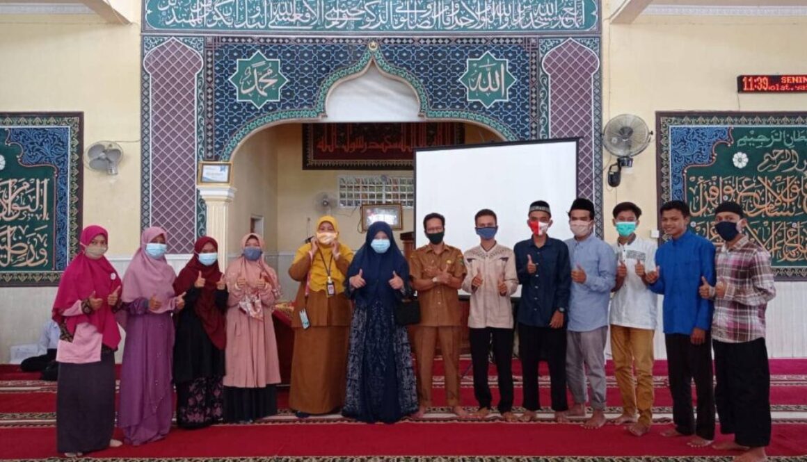 Nevi Zuairina Dialog Bersama Kaum Milenial Sambil Menunggu Berbuka Puasa
