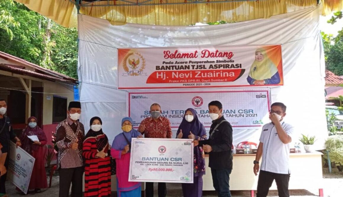 Nevi Zuairina Mengunjungi Lembaga Pendidikan yang Mendapat Bantuan