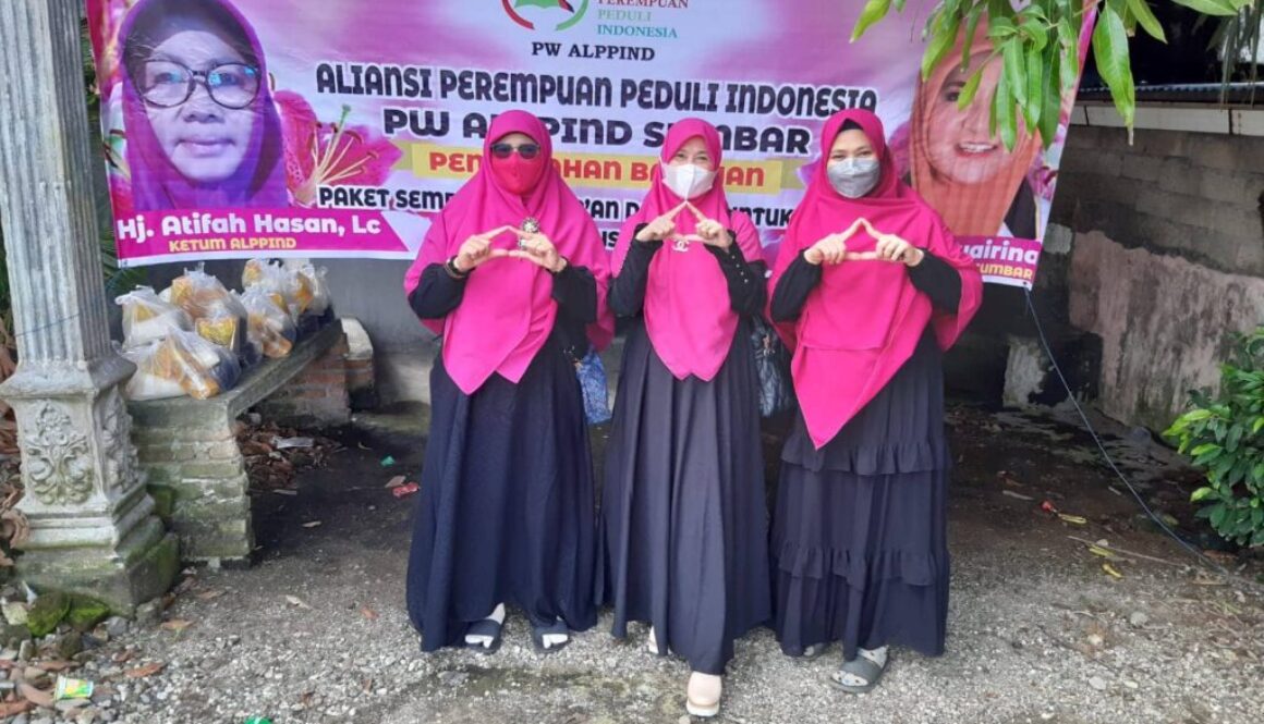 Jelang HUT RI, Nevi Zuairina dan ALPPIND Laksanakan Penyebaran Paket Sembako, APD dan Al Qur’an