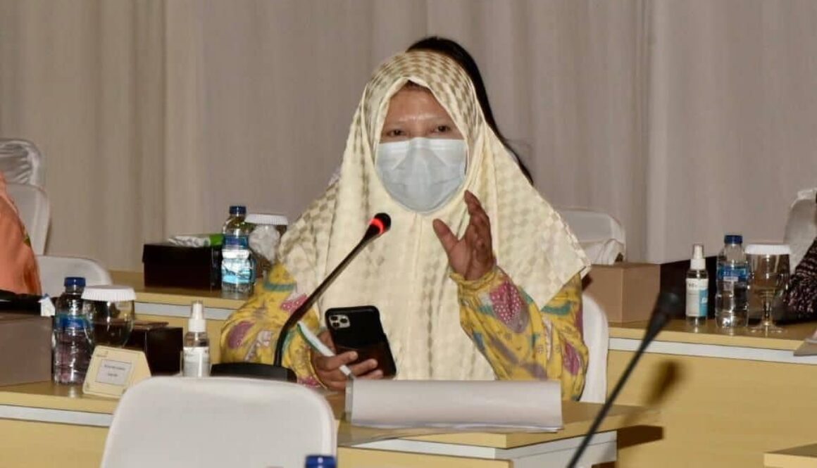 Kunjungan Kerja Ke Biofarma, Nevi Zuairina Minta Ada Fokus Produksi dan Distribusi Vaksin, Alkes dan Obat-Obatan