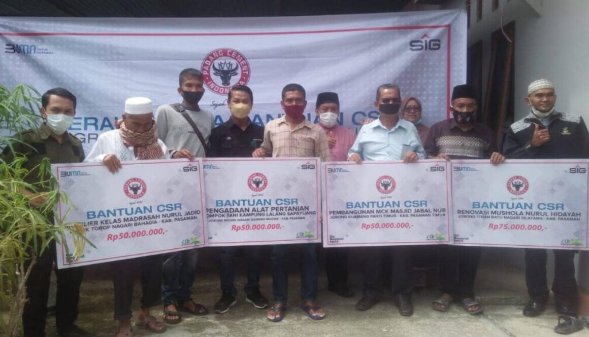 Nevi Zuairina Serahkan Bantuan TJSL Untuk Kelompok Tani dan Madrasah di Pariaman, Bukittinggi, Pasaman dan Pasaman Barat