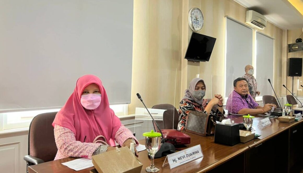 RDPU Berbagai Asosiasi Industri Makanan, Minuman, Kerajinan, dan Kosmetik, Nevi Zuairina Minta Ketersediaan Bahan Baku Dapat Dipenuhi Dari Dalam Negeri