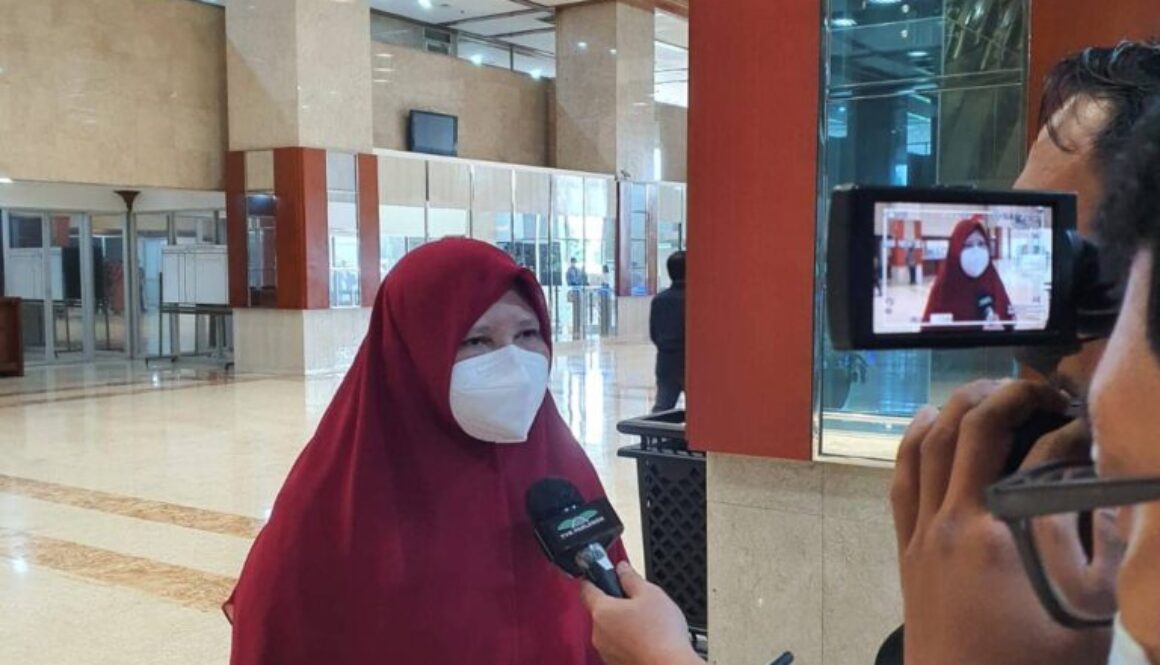 Nevi Zuairina Memahami Kekecewaan Para Tokoh Sumbar Atas Analogi Menag Terkait Suara Adzan