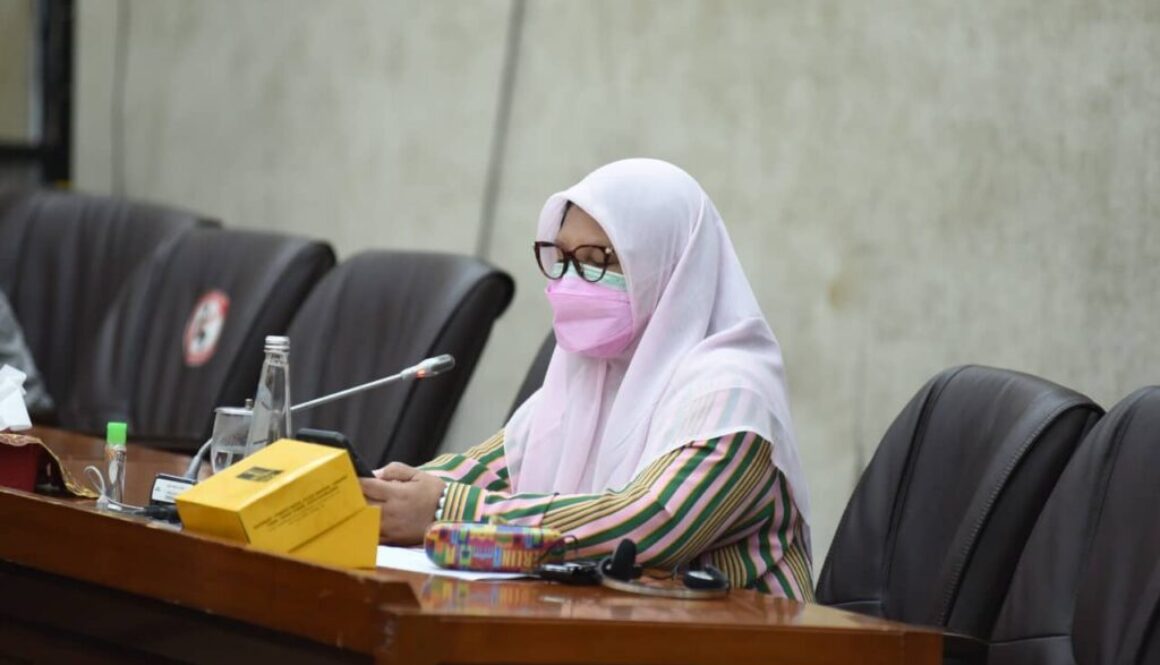 Rapat Dengar Pendapat dengan PT Waskita, Nevi Zuairina Minta PMN 3T Tahun 2022 Dapat Efektif Penyelesaian Dua Ruas Tol