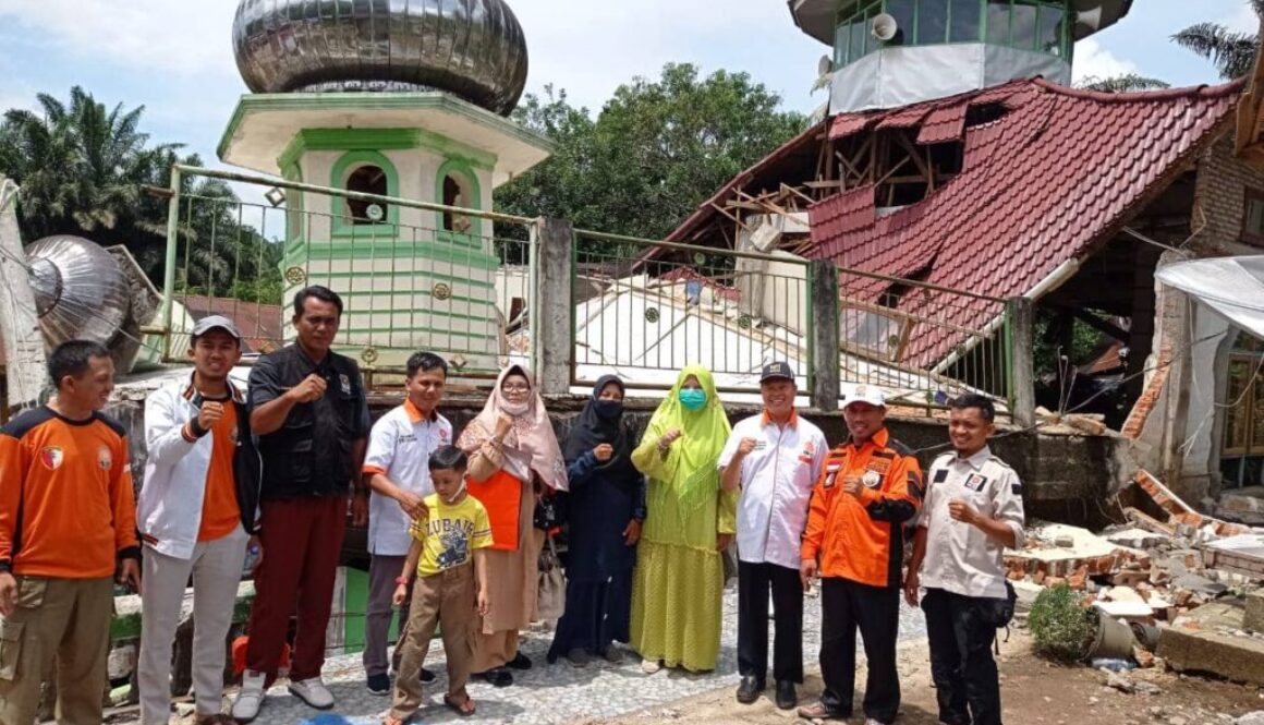 Sampai di Kajai Nevi Zuarina Langung ke Masjid yang Hancur
