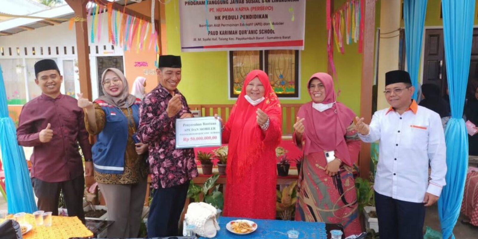 Nevi Zuairina Kembali Menyerahkan TJSL kepada Empat Lembaga di Sumbar