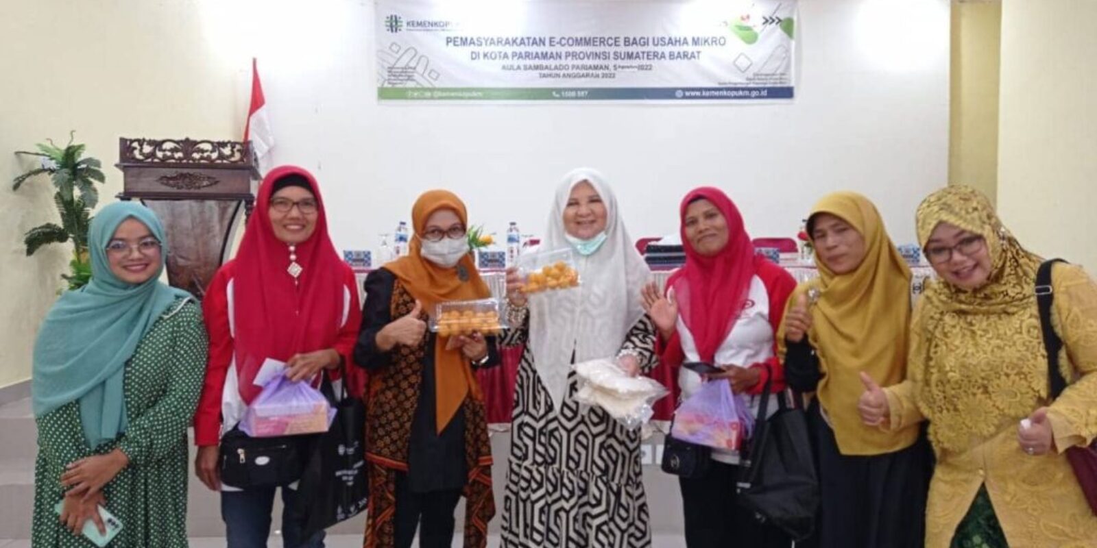 Nevi Zuairina Adakan Workshop Pemasyarakatan E-Commerce bagi pelaku UMKM dari Padang Pariaman