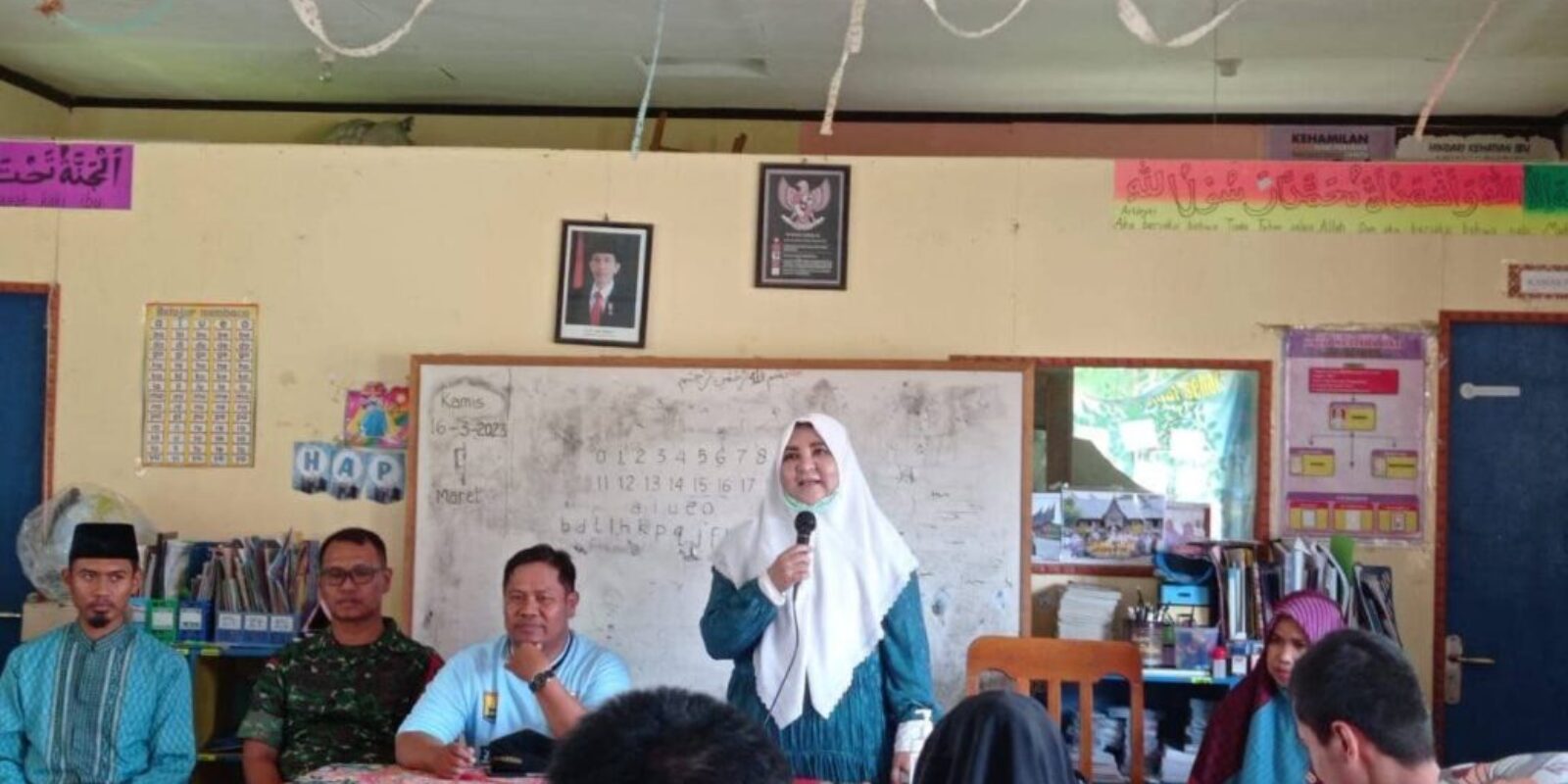 Bertemu Anak yatim di Pariaman, Nevi Zuairina Berbagi Paket Sembako di Bulan Ramadhan
