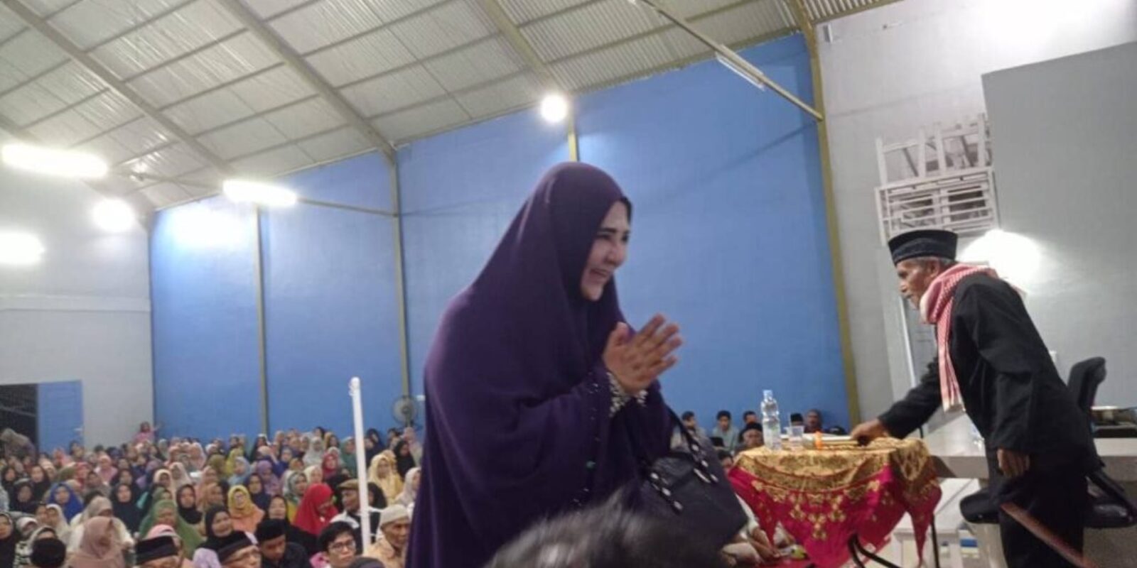 Hj. Nevi Zuairina Hadiri Kampanye dan Tabligh Akbar di 50 Kota, Menyampaikan Pentingnya Pendidikan dan Ekonomi Syariah