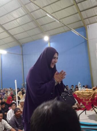 Hj. Nevi Zuairina Hadiri Kampanye dan Tabligh Akbar di 50 Kota, Menyampaikan Pentingnya Pendidikan dan Ekonomi Syariah