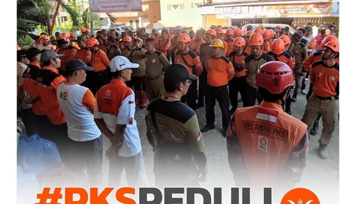 Nevi Zuairina Turut Berpartisipasi Pada Bantuan Korban Banjir Pesisir Selatan