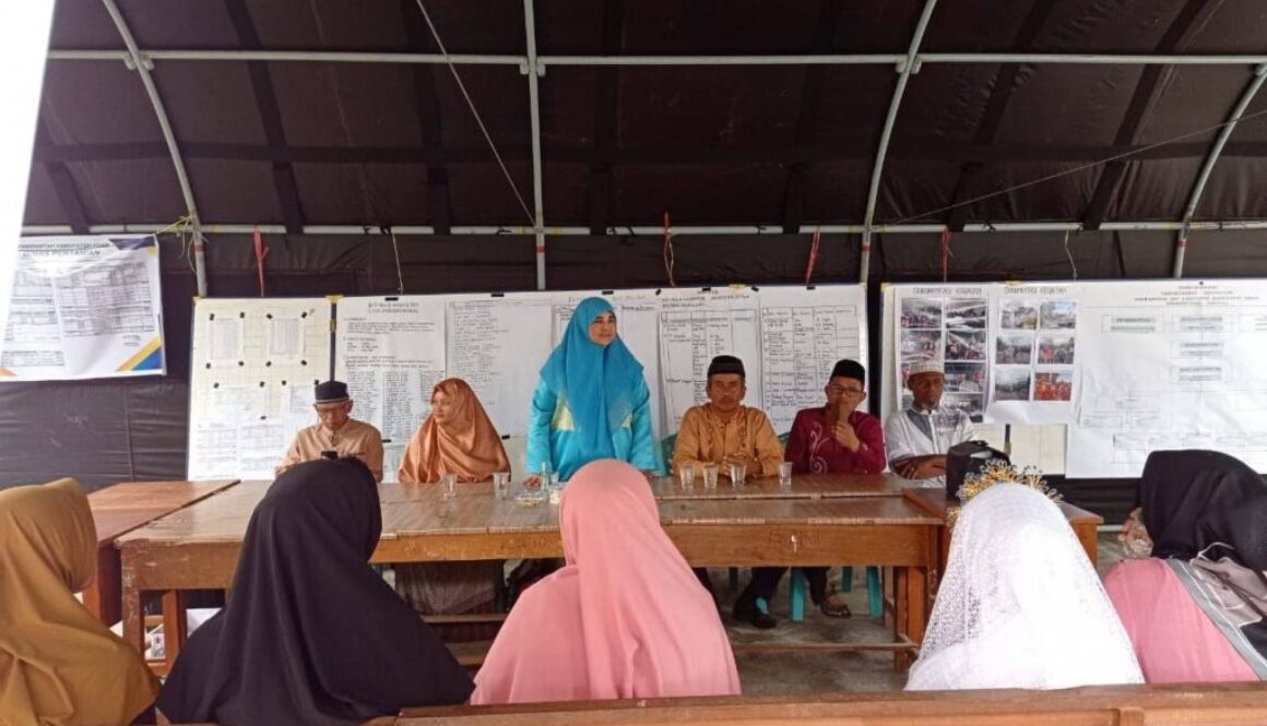 Kunjungan Hj. Nevi Zuairina ke Posko Korban Banjir Lahar Dingin di Nagari Bukik Batabuah, AGAM, Menghibur dan Menyampaikan Paket Ramadhan dan Idul Fitri