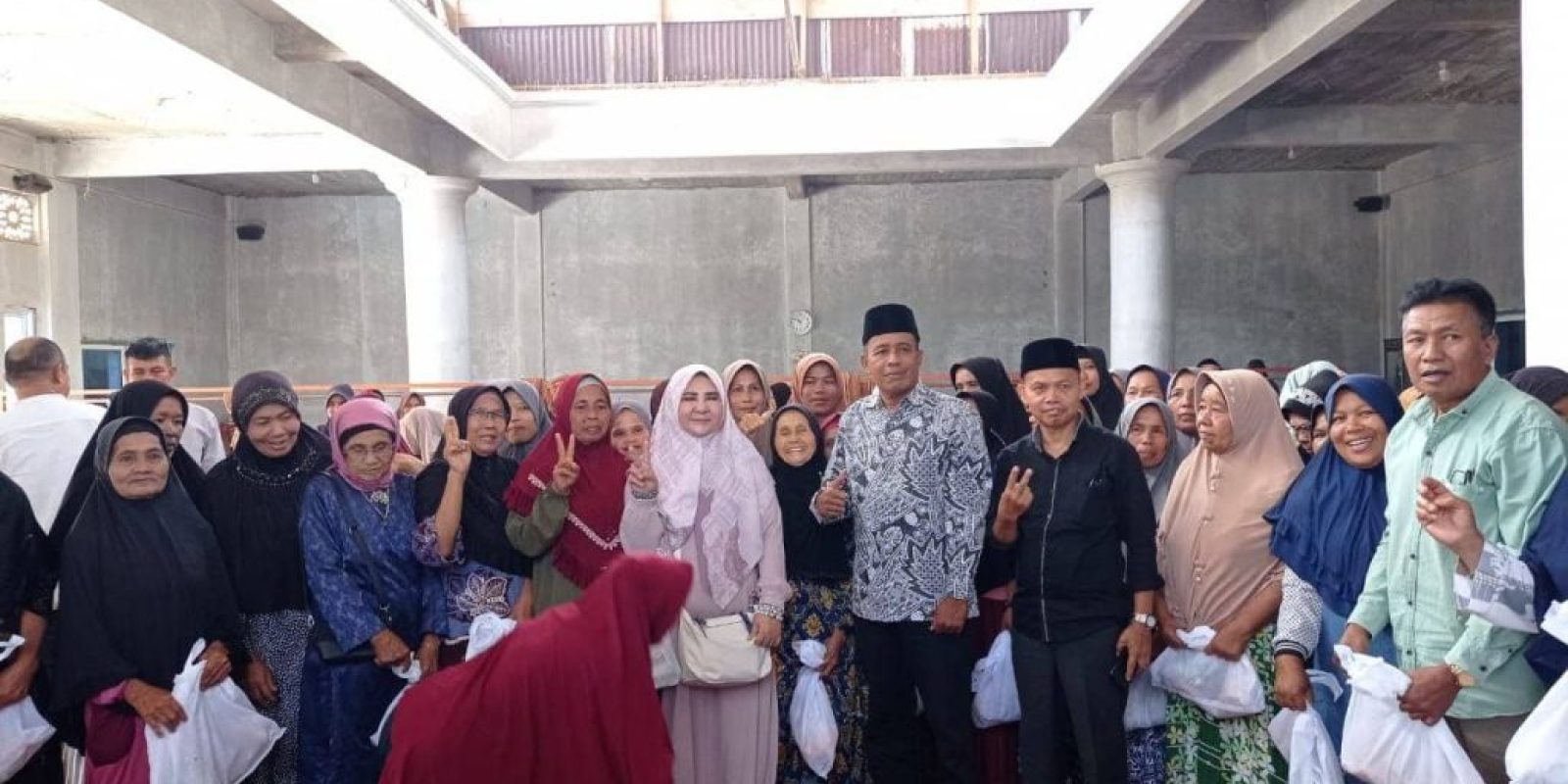 Hj. Nevi Zuairina Mengunjungi Jorong Kociak, Nagari Situjuah Gadang dalam Rangka Temu Pemili